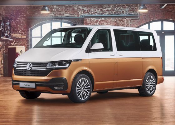 Seitliche Frontansicht des VW T6.1