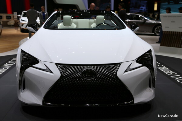 Lexus LC Convertible Concept Diabolo Kühlergrill