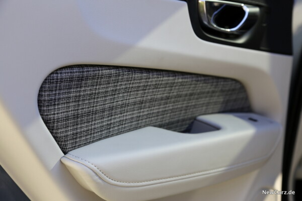 Volvo XC60 D3 Momentum Türverkleidung