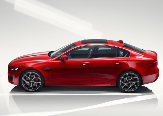 Seitenansicht des Jaguar XE