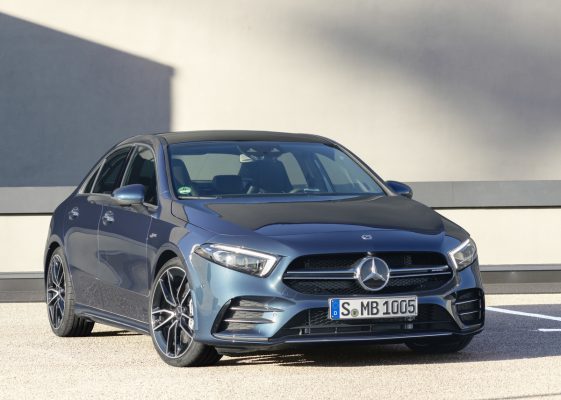 Frontansicht des Mercedes-AMG A 35 4Matic