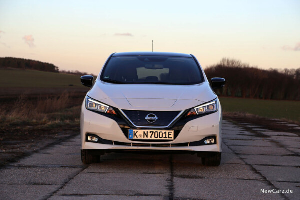 Nissan Leaf ZE1 Front