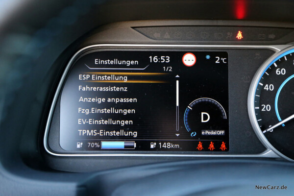 Nissan Leaf ZE1 Cockpitdisplay