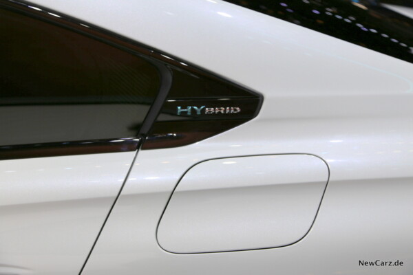 Peugeot 508 Hybrid Plakette außen