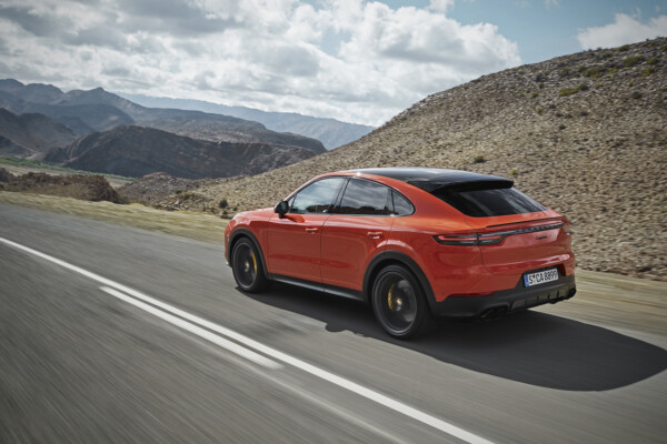 Porsche Cayenne Coupé schräg hinten