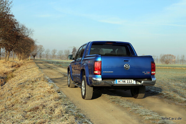 VW Amarok schräg hinten links