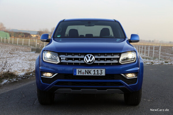 VW Amarok Front mit Licht