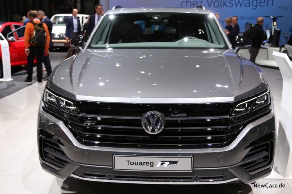 VW Touareg V8 TDI Front