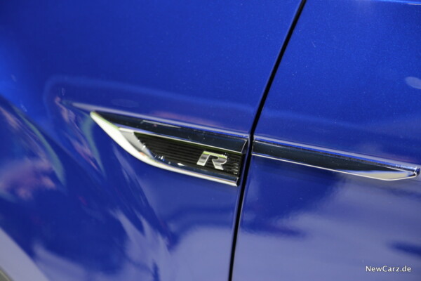 VW T-Roc R R-Emblem