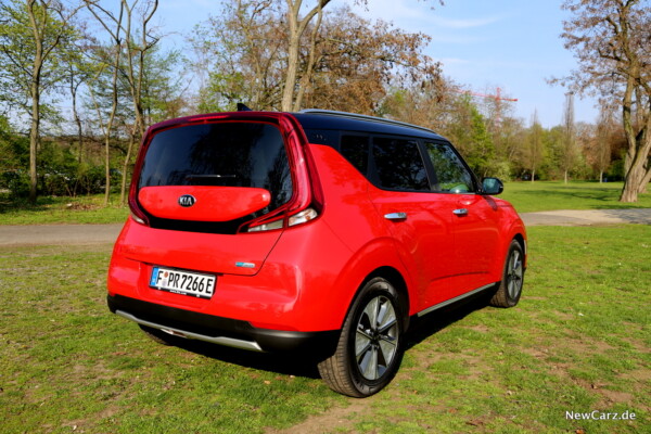 Kia e-Soul schräg hinten