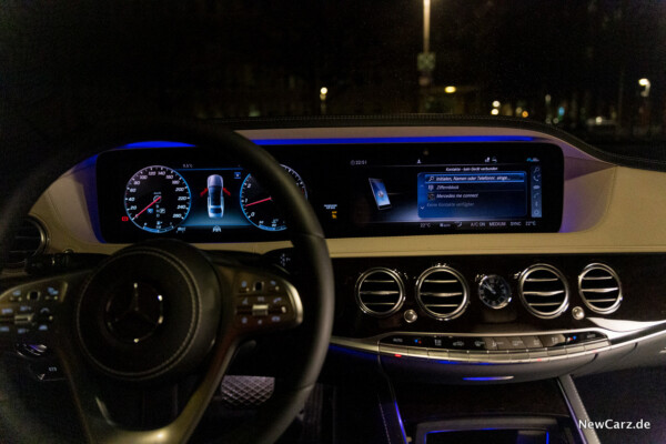 Mercedes-Benz S 560 L 4Matic Displays