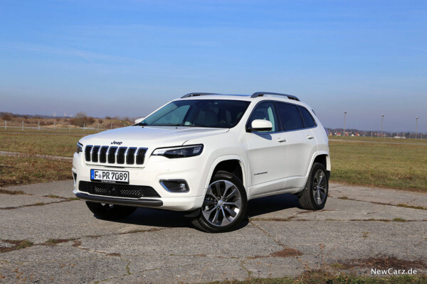Jeep Cherokee schräg vorne links