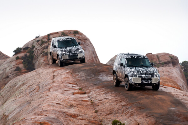 Land Rover Defender 2019 Felsen