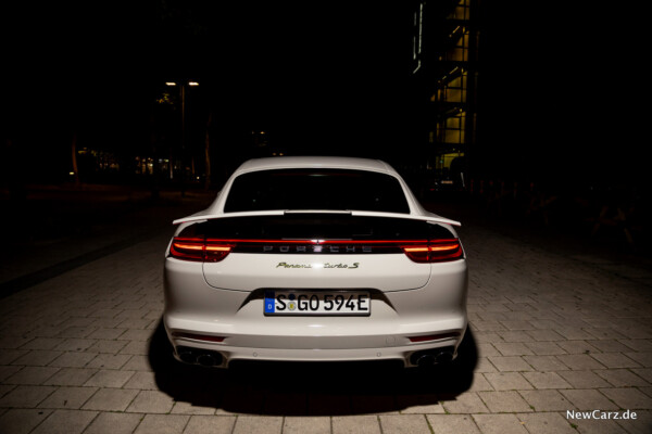 Porsche Panamera Turbo S E-Hybrid Heckflügel