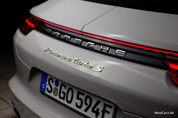 Porsche Panamera Turbo S E-Hybrid Modellschriftzug