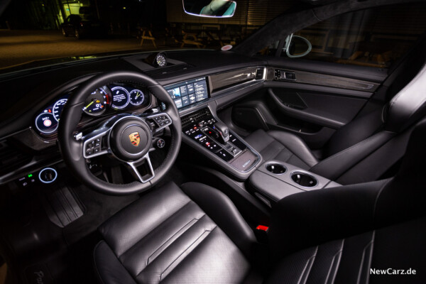 Porsche Panamera Turbo S E-Hybrid Interieur vorne