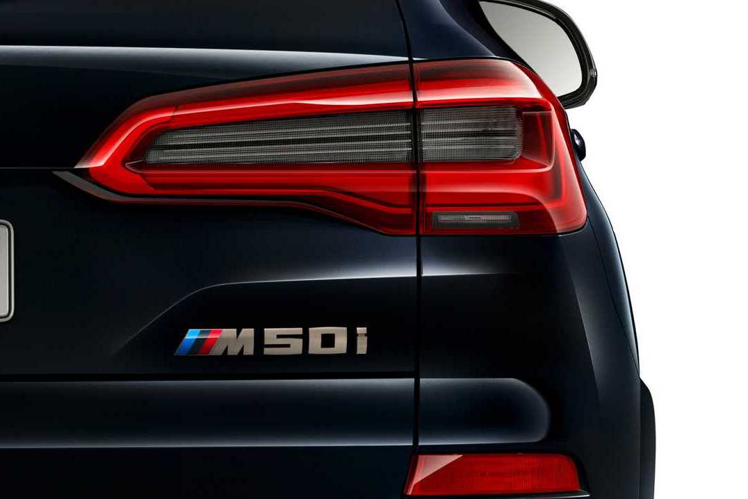 BMW M50i