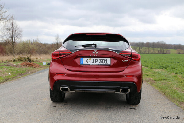 Infiniti Q30 2019 Heck