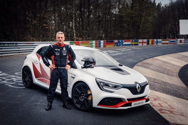 Renault Megane R.S. Trophy-R mit Laurent Hurgon