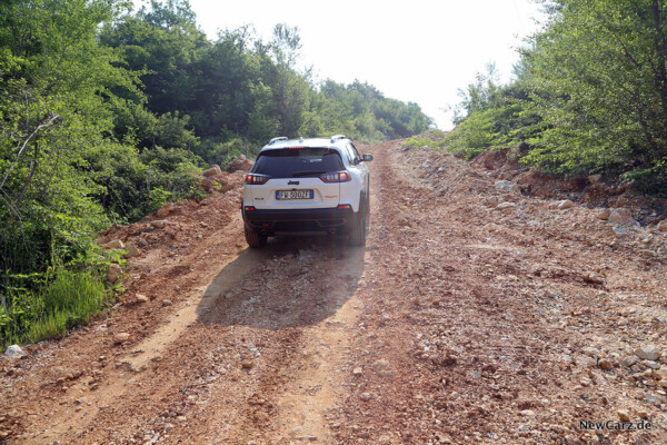 Jeep Cherokee Trailhawk Steigung Offroad