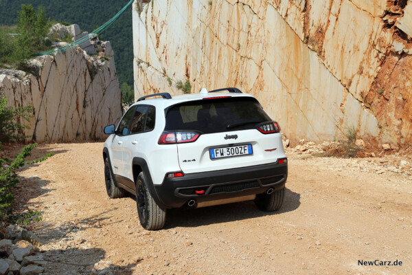 Jeep Cherokee Trailhawk Abfahrt