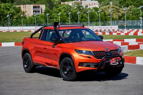 Skoda Mountiaq bei Kurvenfahrt