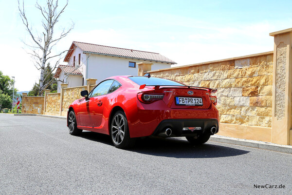 Subaru BRZ schräg hinten links