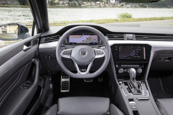 VW Passat Facelift Innenraum Lenkrad