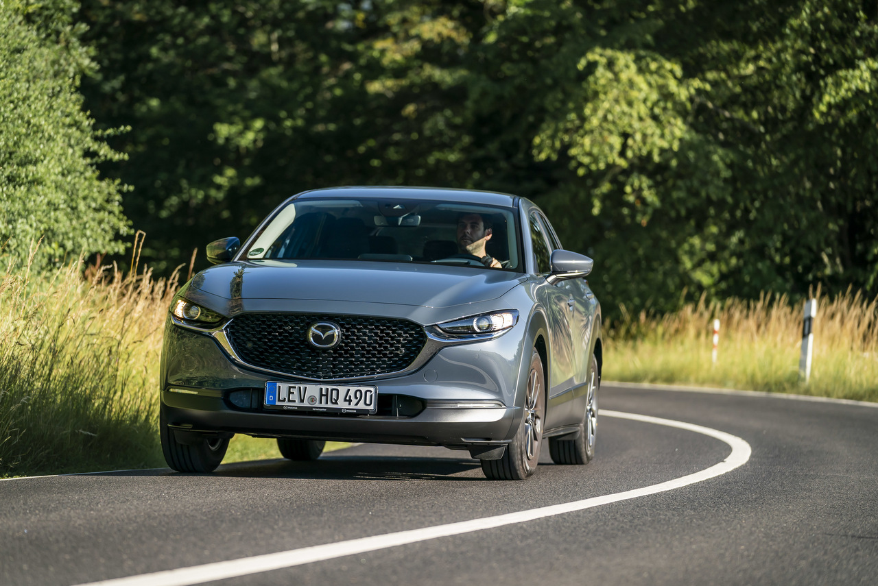 Frontansicht des neuen Mazda CX-30