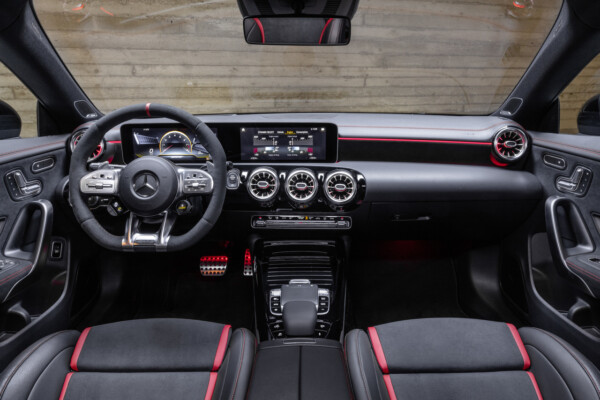 Interieur des Mercedes-AMG CLA 45 4MATIC+ Shooting Brake