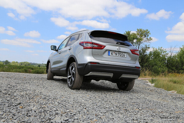 Nissan Qashqai 4x4 auf Schotterpiste