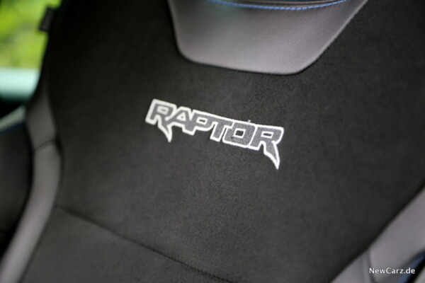 Raptor-Schriftzug Sitze