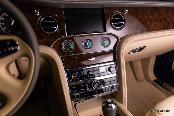 Bentley Mulsanne EWB - Everlasting Luxury 