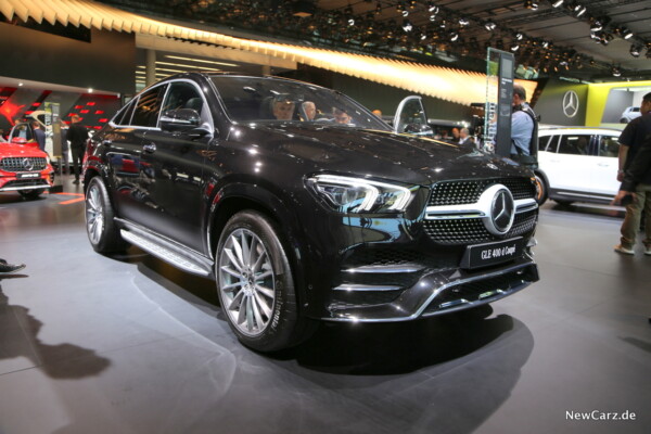 schräg vorn Mercedes-Benz GLE Coupé