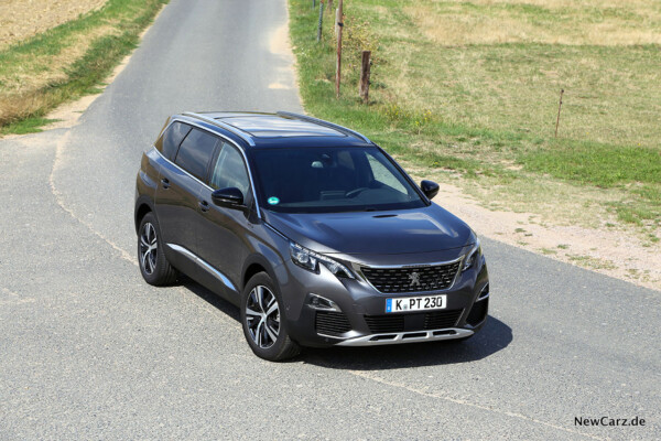 schräg oben Peugeot SUV