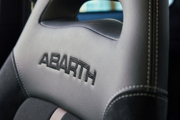 Sabelt Sitze im Abarth