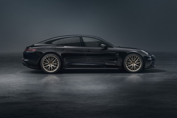 Seitenansicht Porsche Panamera 10 Jahre