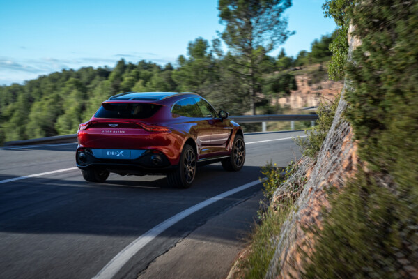 Aston Martin DBX Topspeed