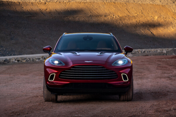 Aston Martin DBX Front