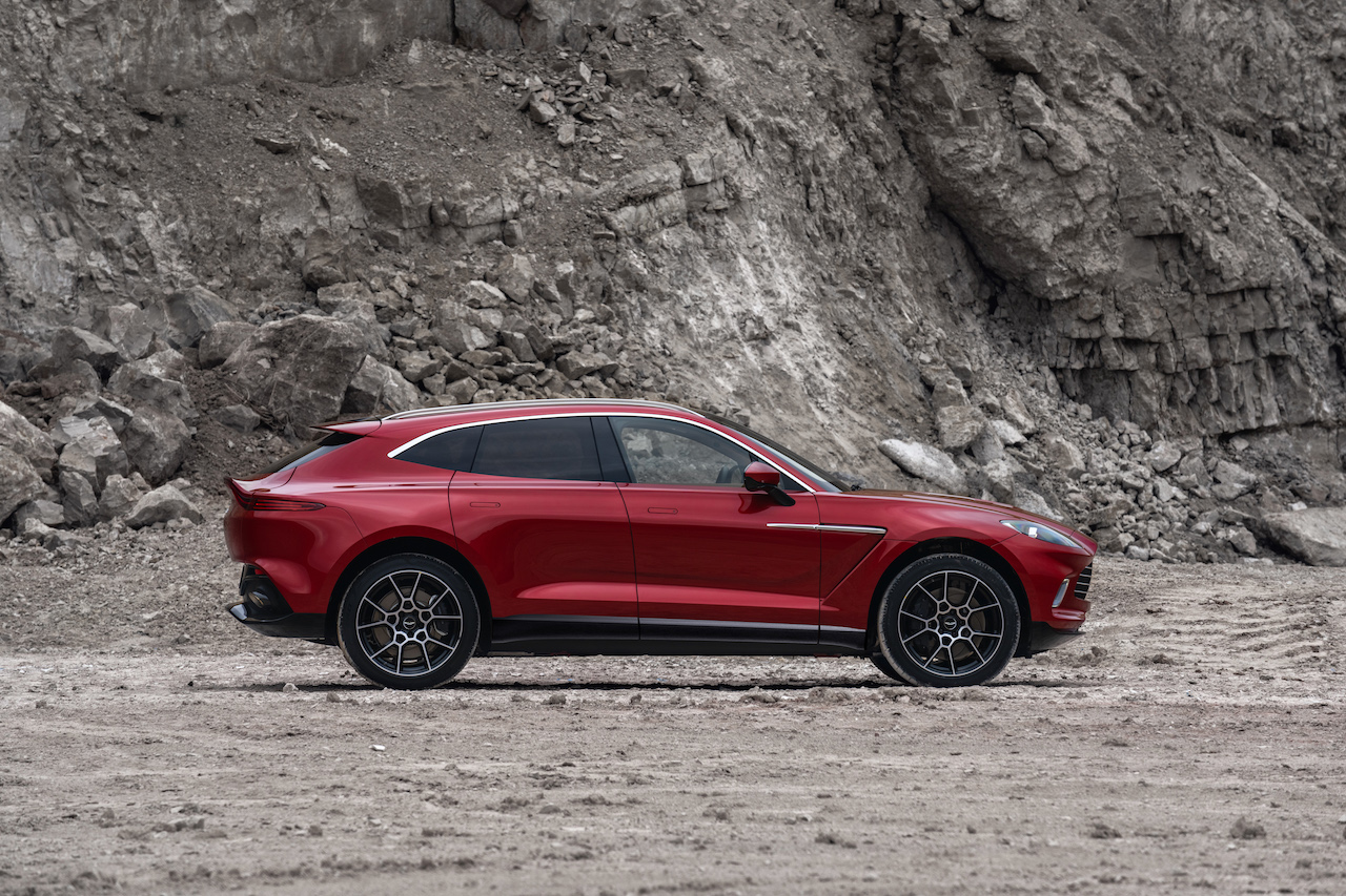 Aston Martin Dbx Luxus Suv Aus England Newcarz De