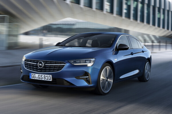 Insignia 2020 schräg vorne links