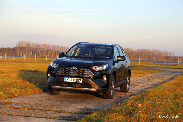 RAV4 Hybrid offroad