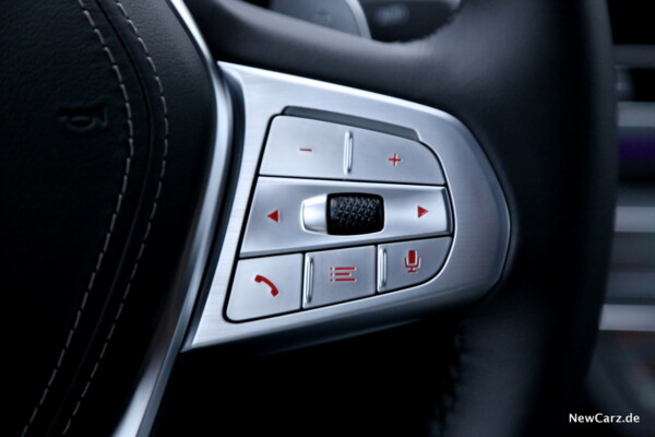 BMW 730d xDrive Facelift Tasten Lenkrad