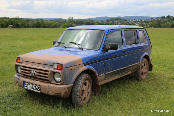 Lada 4x4 Urban 5-Türer schmutzig