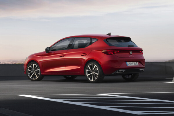 Seat Leon 2020 schräg hinten