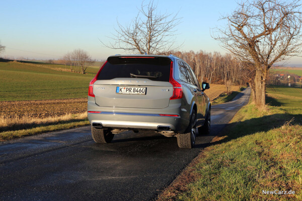 Volvo SUV onroad