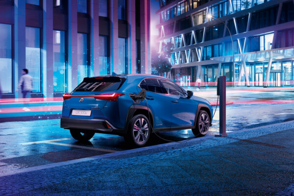 Lexus UX300e