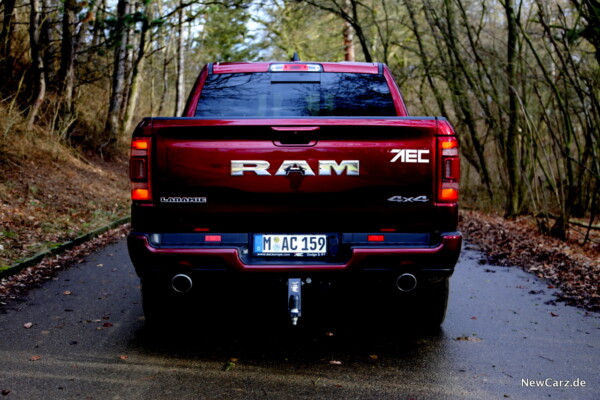 RAM 1500 Sport Heck