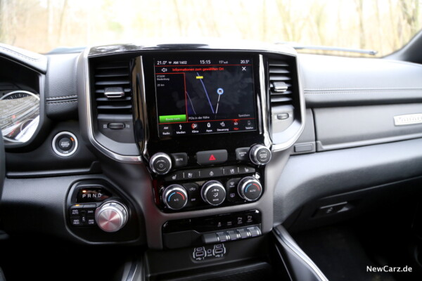 RAM 1500 Sport Infotainment