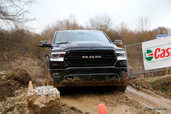 RAM 1500 Sport offroad